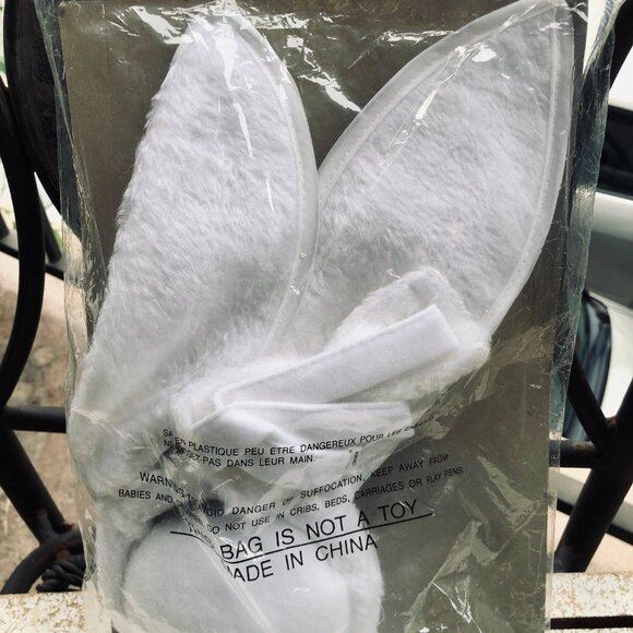 Rare NIB Vintage Scarewear Bunny Costume Kit Ears, Tail & Bow Tie Adult Size - Picture 2 of 2